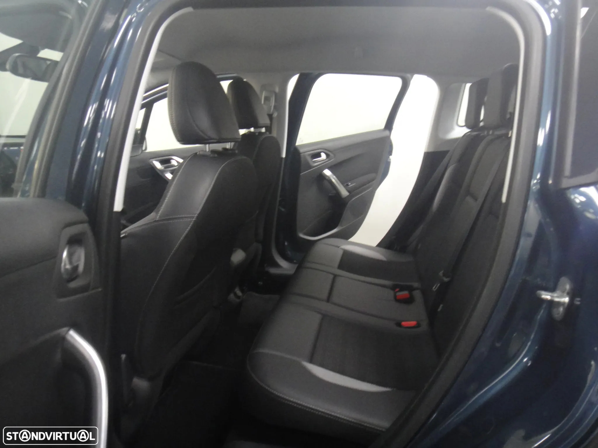 Peugeot 2008 1.2 PureTech Allure EAT6 - 14