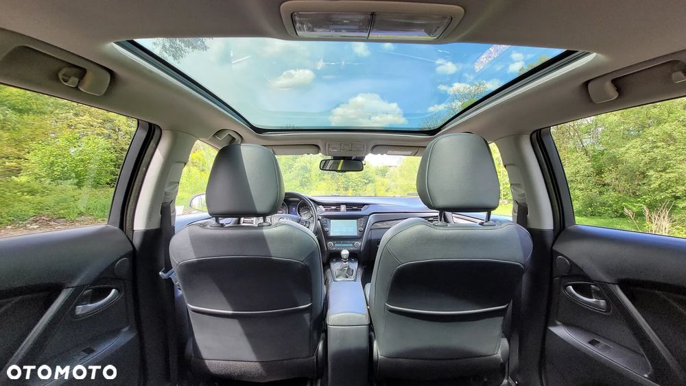 Toyota Avensis 2.0 D-4D Premium - 15