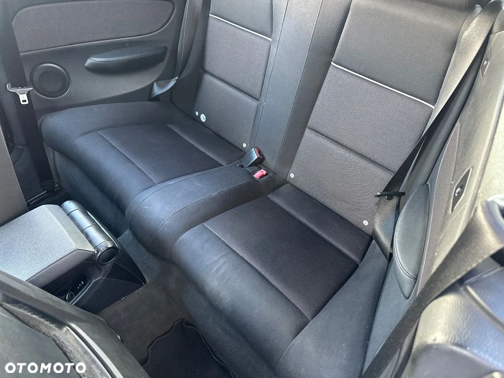 BMW Seria 1 118d - 23