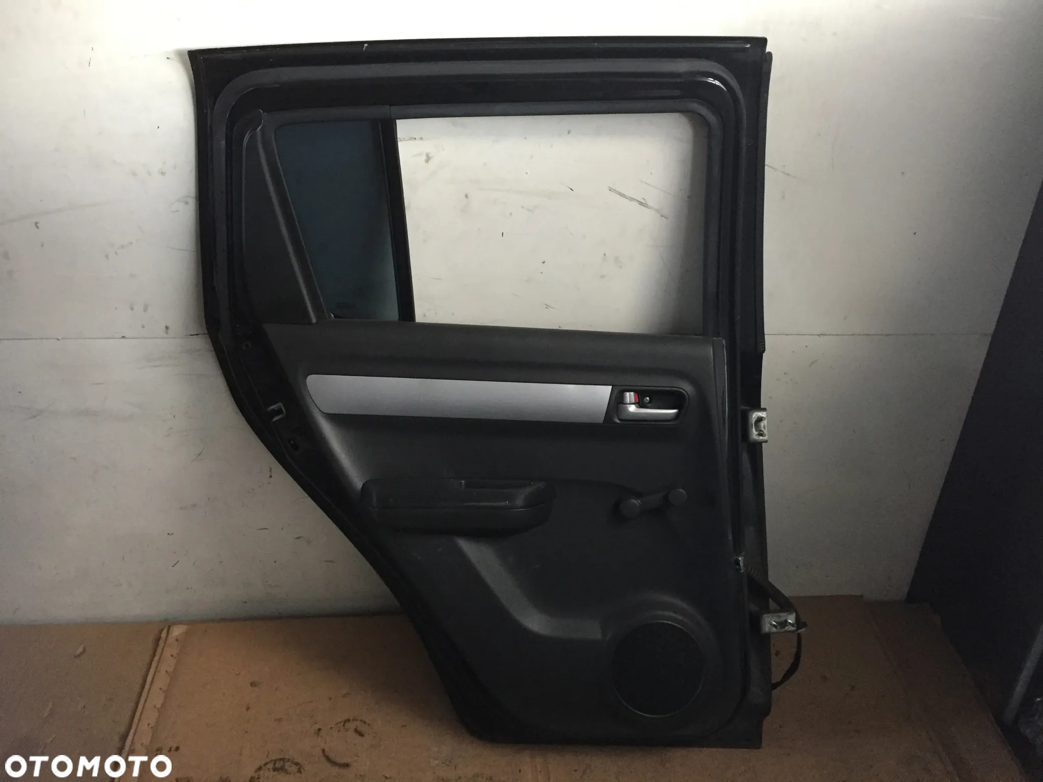 SUZUKI SWIFT 06R DRZWI LEWE TYŁ - 2