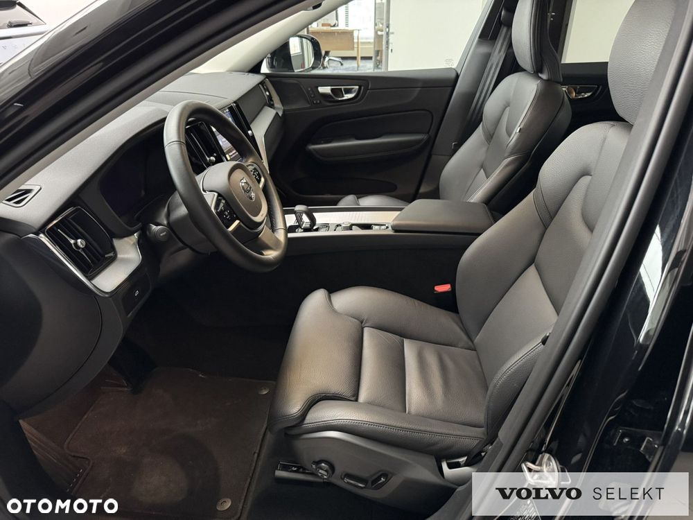 Volvo XC 60 B5 B AWD Plus Dark - 8