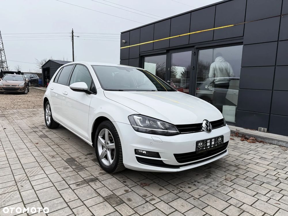 Volkswagen Golf - 1