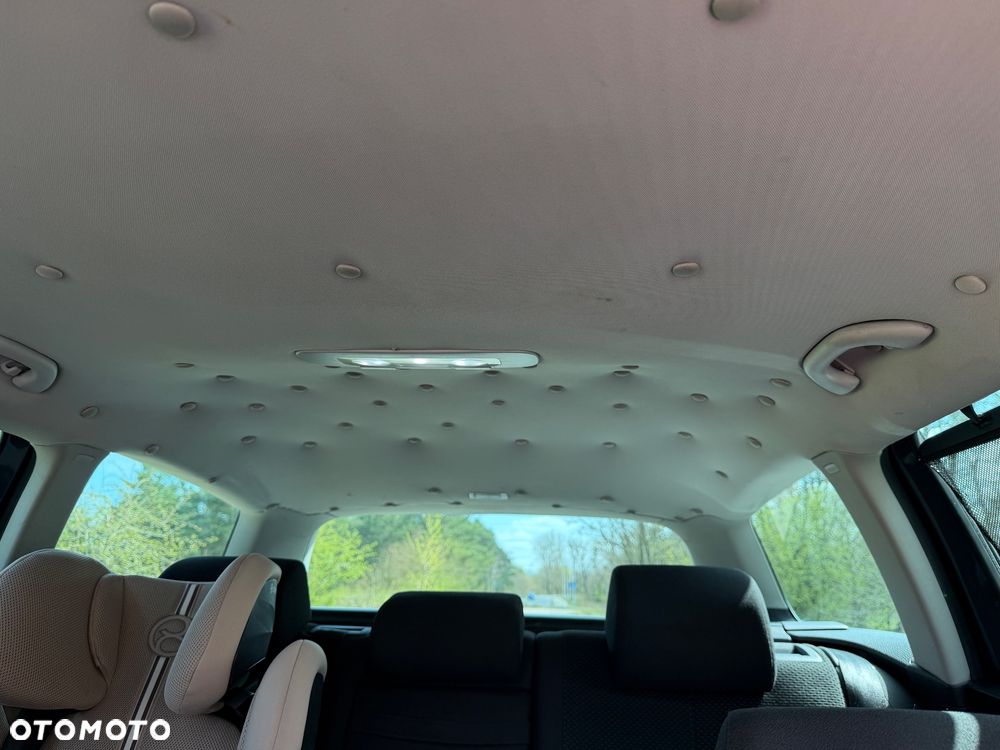 Volkswagen Passat 2.0 TDI Highline - 34