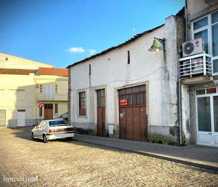 Imóvel para reconstrução no centro de Mirandela - Grande imagem: 2/12
