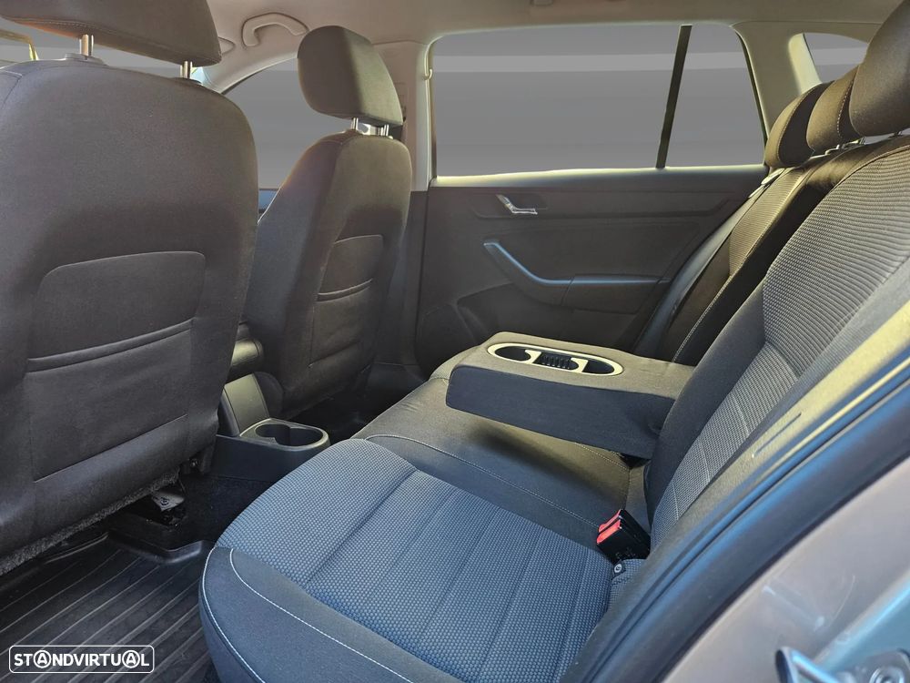 Skoda Rapid Spaceback 1.6 TDi Elegance - 24