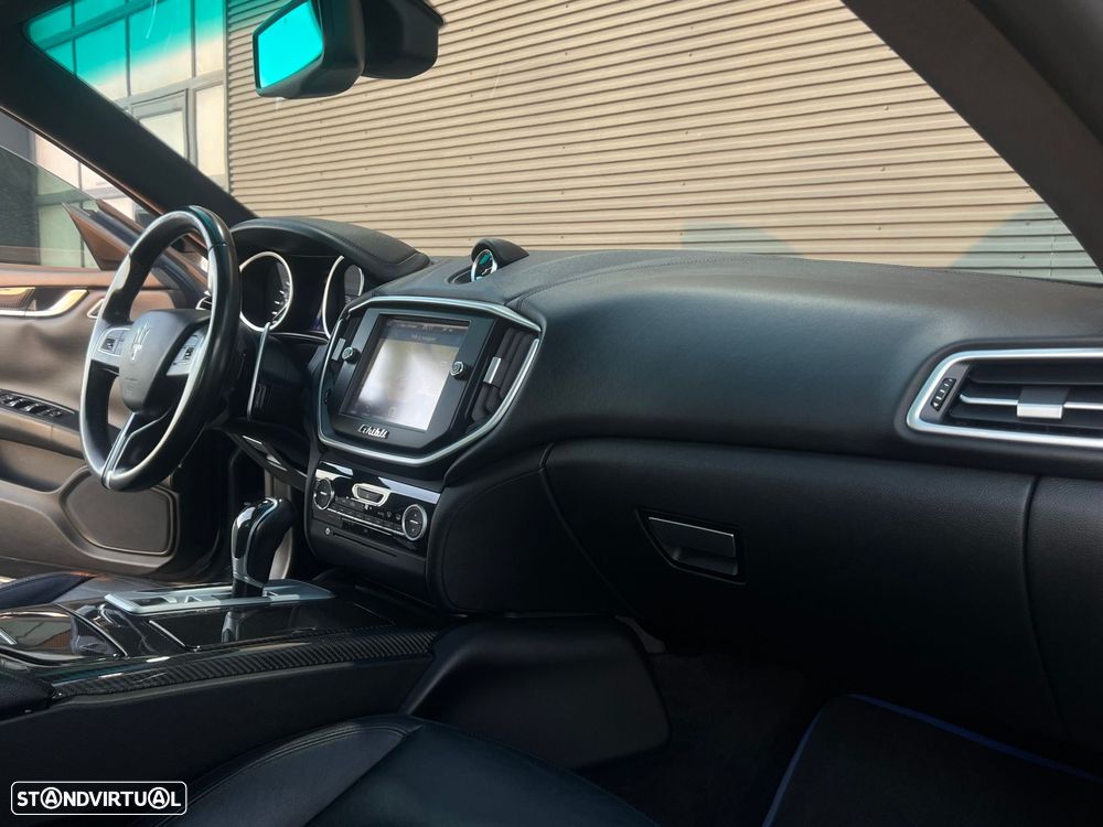 Maserati Ghibli 3.0 V6 GranLusso - 26