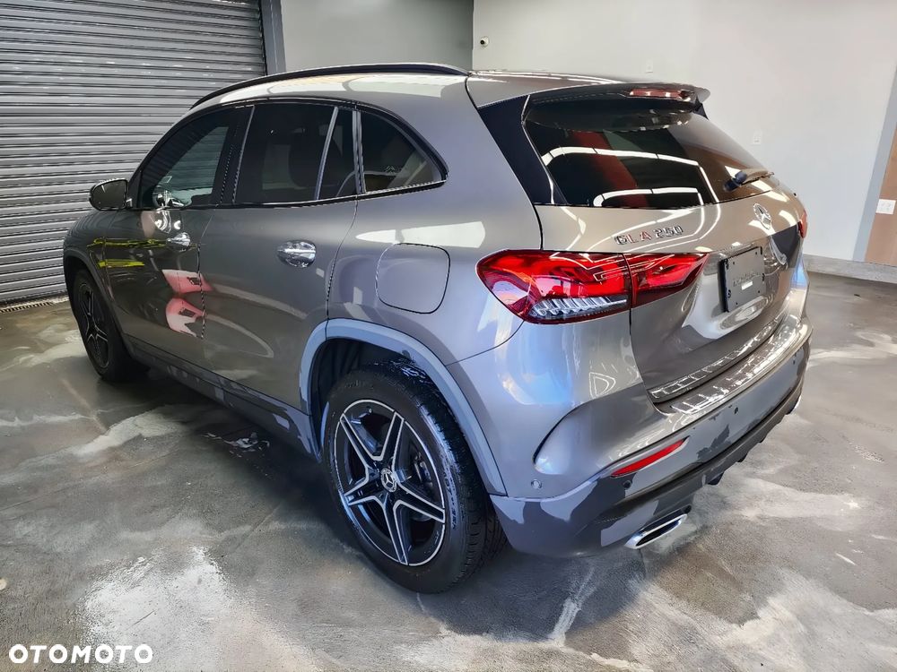Mercedes-Benz GLA 250 8G-DCT AMG Line - 4