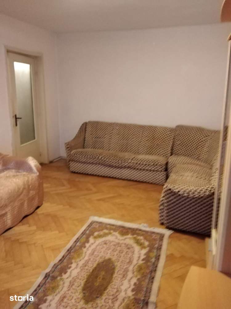 Vând apartament 2 camere cartier Micro 3 orașul Buzău — fotografia 1