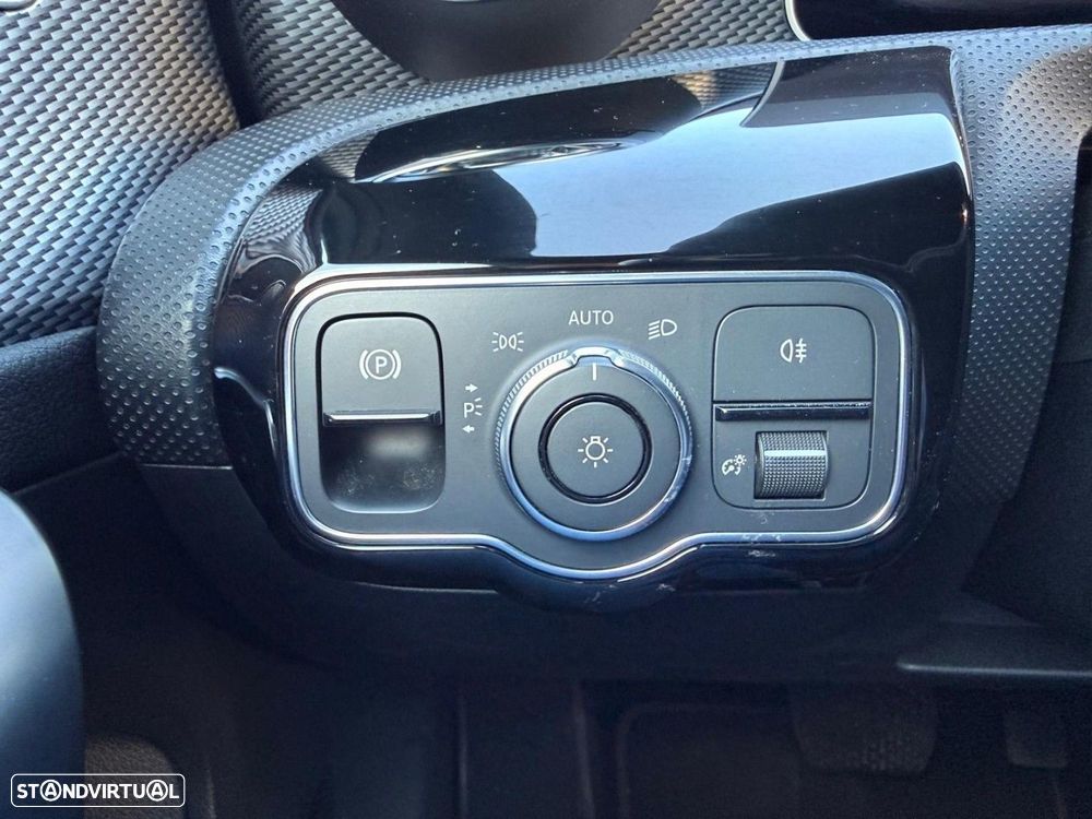 Mercedes-Benz A 180 d Progressive Aut. - 31