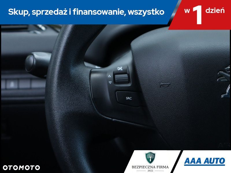 Peugeot 208 - 17