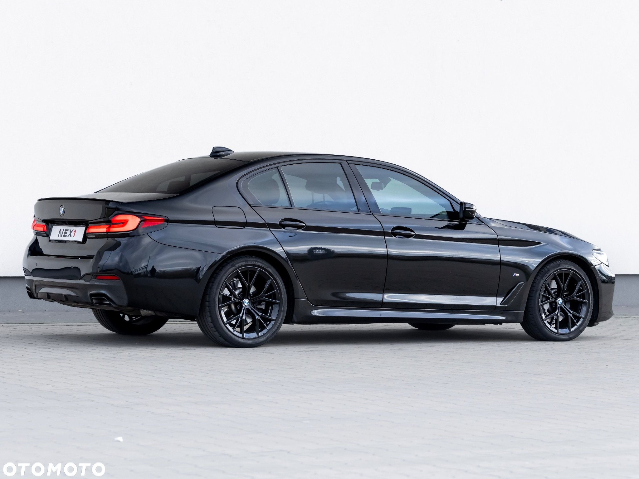 BMW Seria 5 530i xDrive M Sport sport - 9