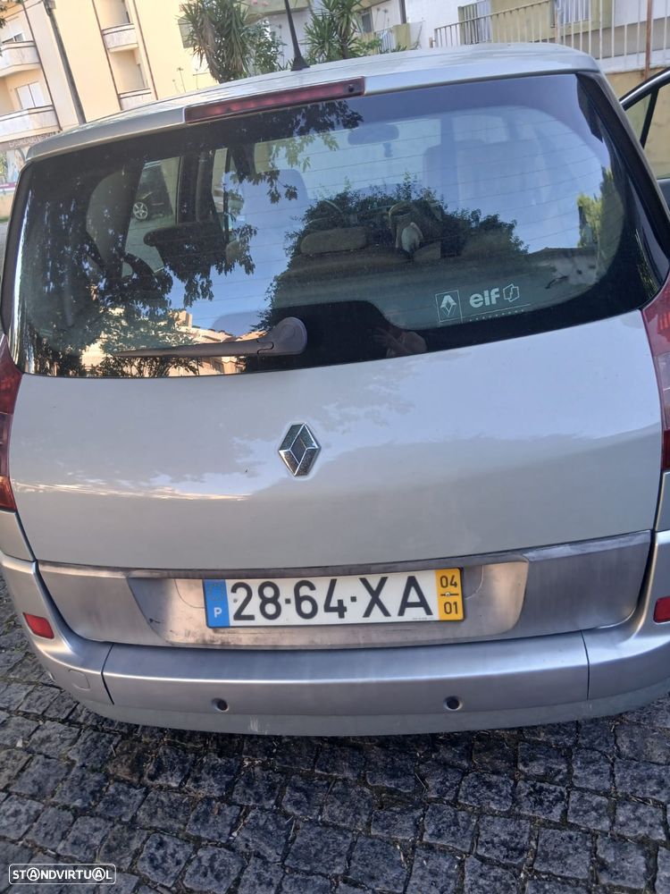 Renault Scénic 1.5 dCi Confort - 4