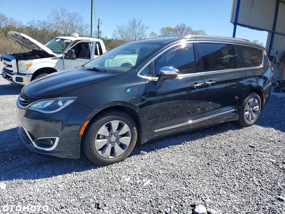 Chrysler Pacifica - 2
