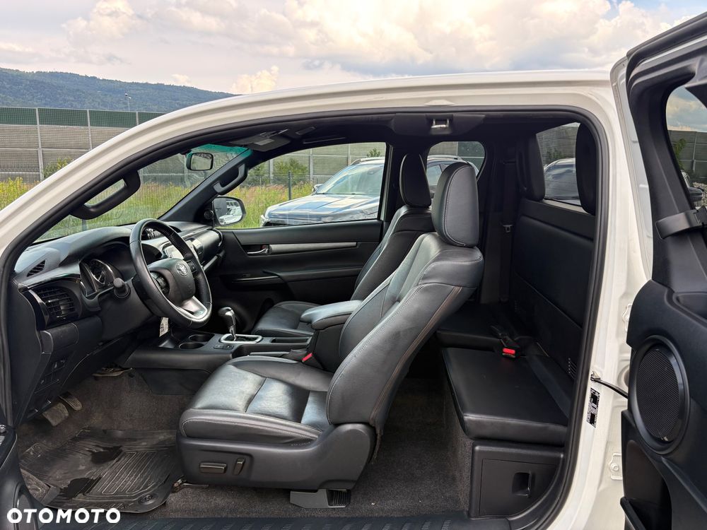 Toyota Hilux - 8