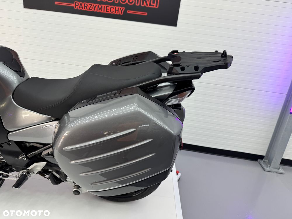 Kawasaki GTR - 28