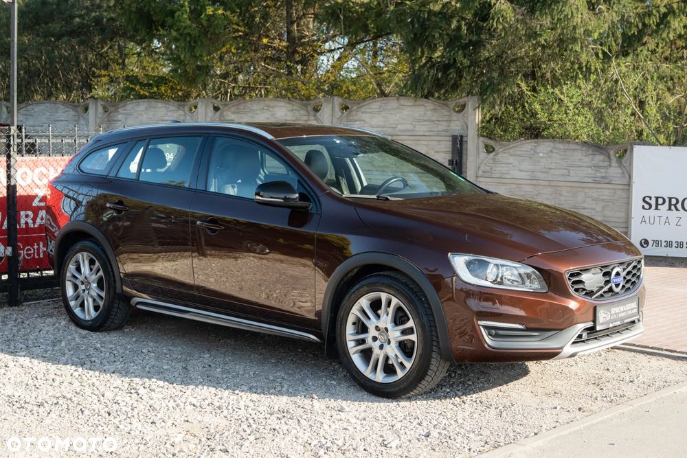 Volvo V60 Cross Country D4 Momentum - 4