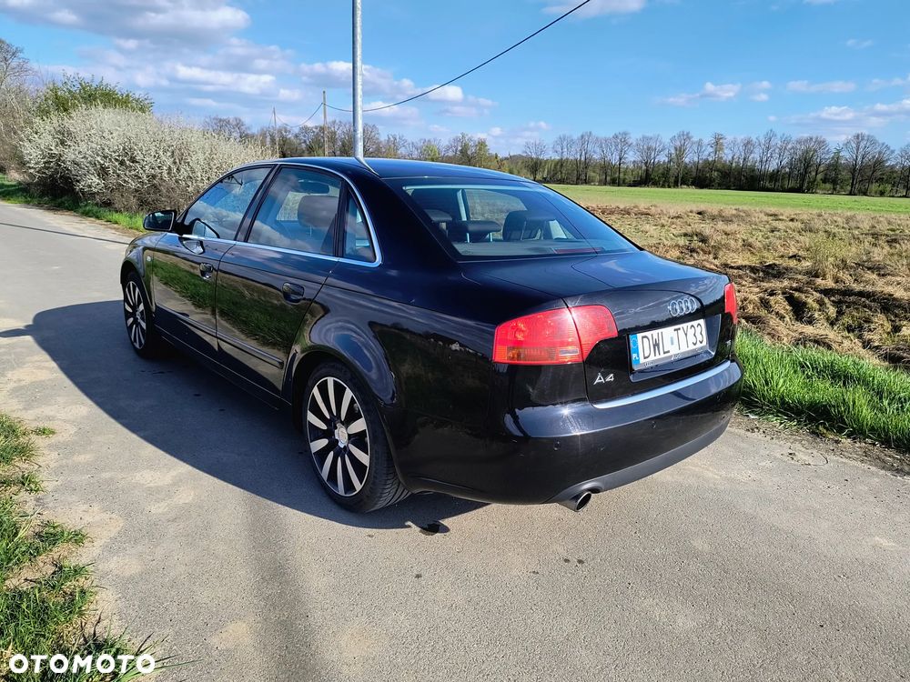 Audi A4 Limousine - 5