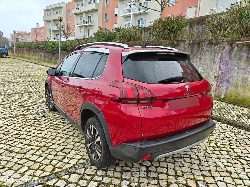 Peugeot 2008 1.2 PureTech Allure EAT6 - 4