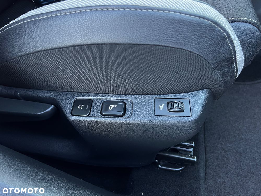 Citroën C4 e-HDi 110 EGS6 Business Class - 19