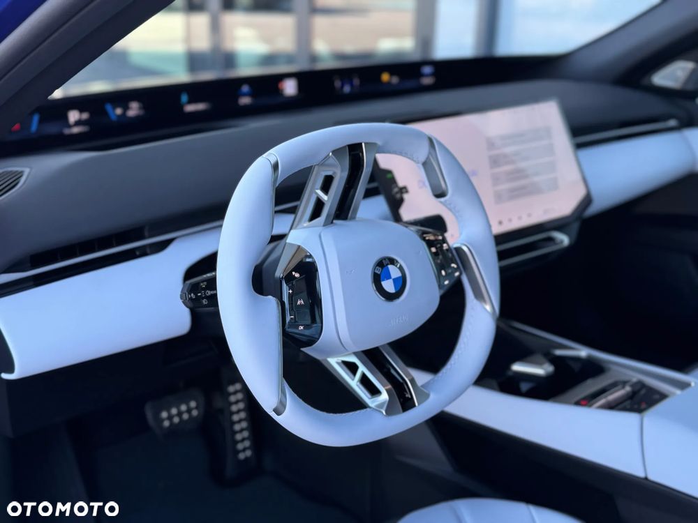 BMW i3 50 xDrive 113.4kWh - 28