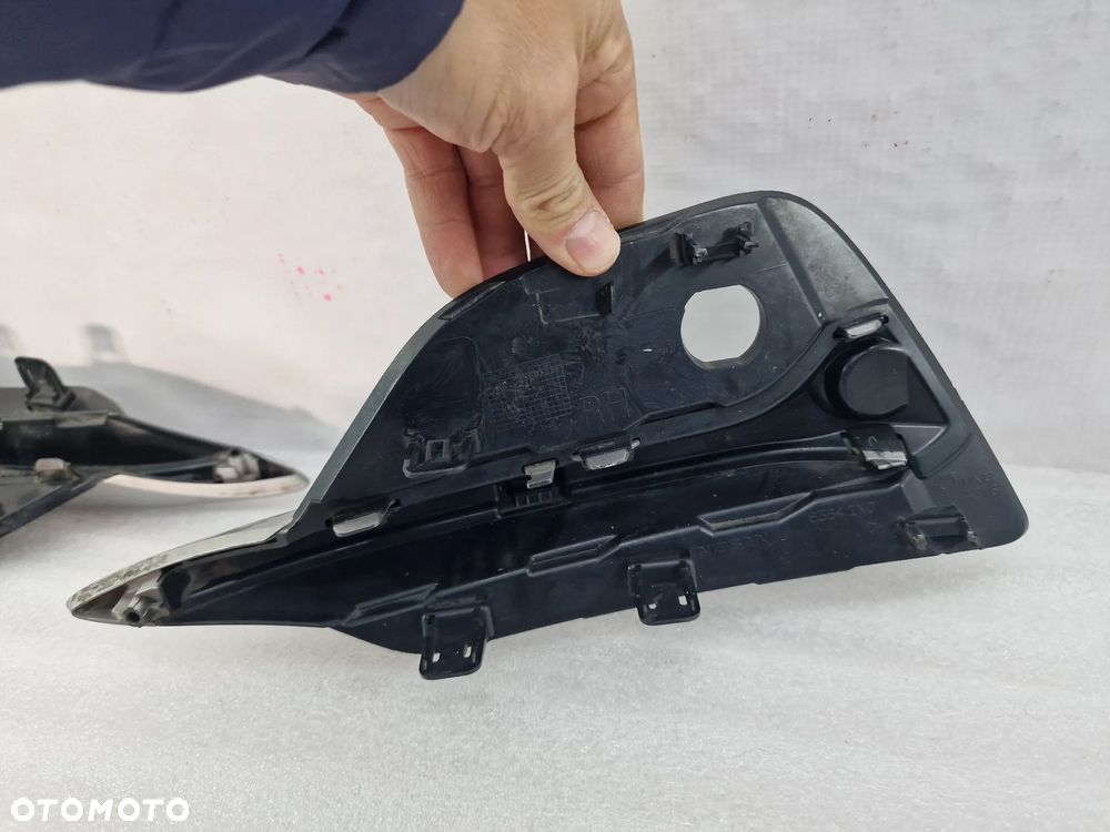 NISSAN QASHQAI J11 LIFT 17- PRAWA KRATKA BOCZNA ZDERZAKA PRZEDNIEGO PRZÓD , NR 62256HV20A , NR AUKCJI A/4 - 10