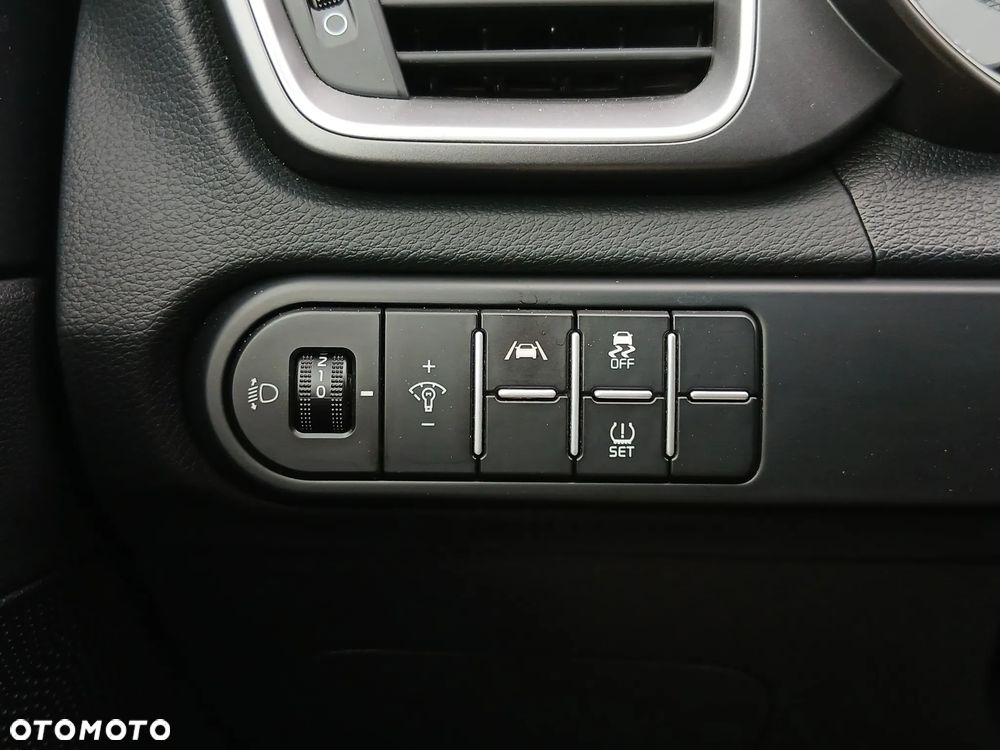 Kia Ceed 1.5 T-GDI M - 17