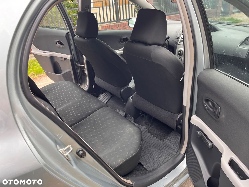 Toyota Yaris 1.0 Terra - 8
