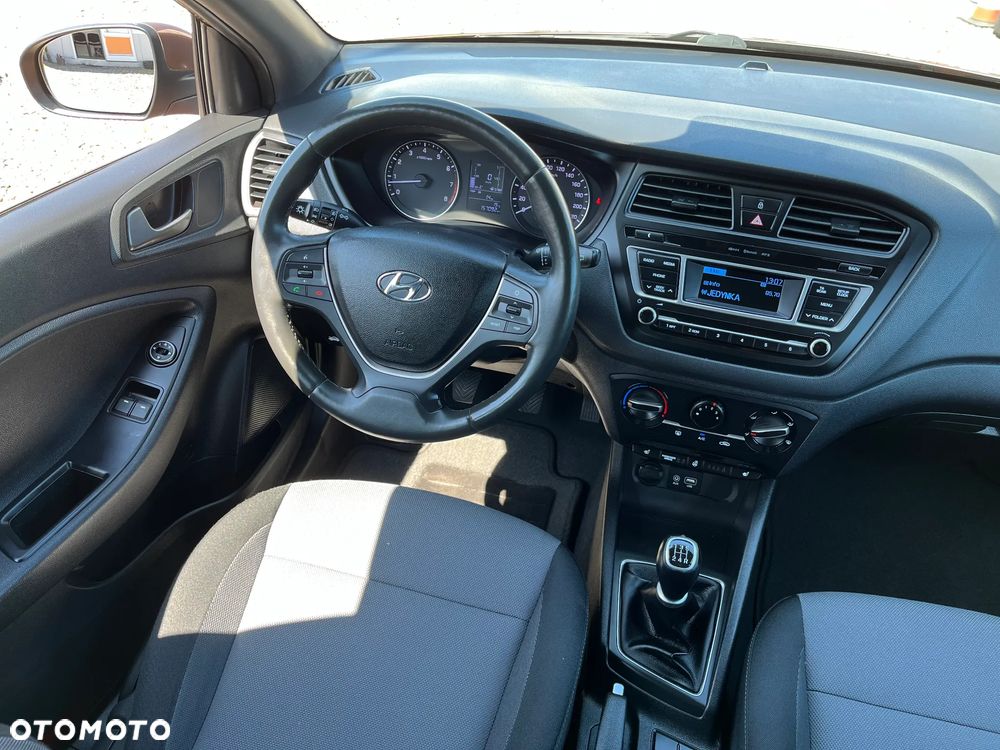 Hyundai i20 - 18