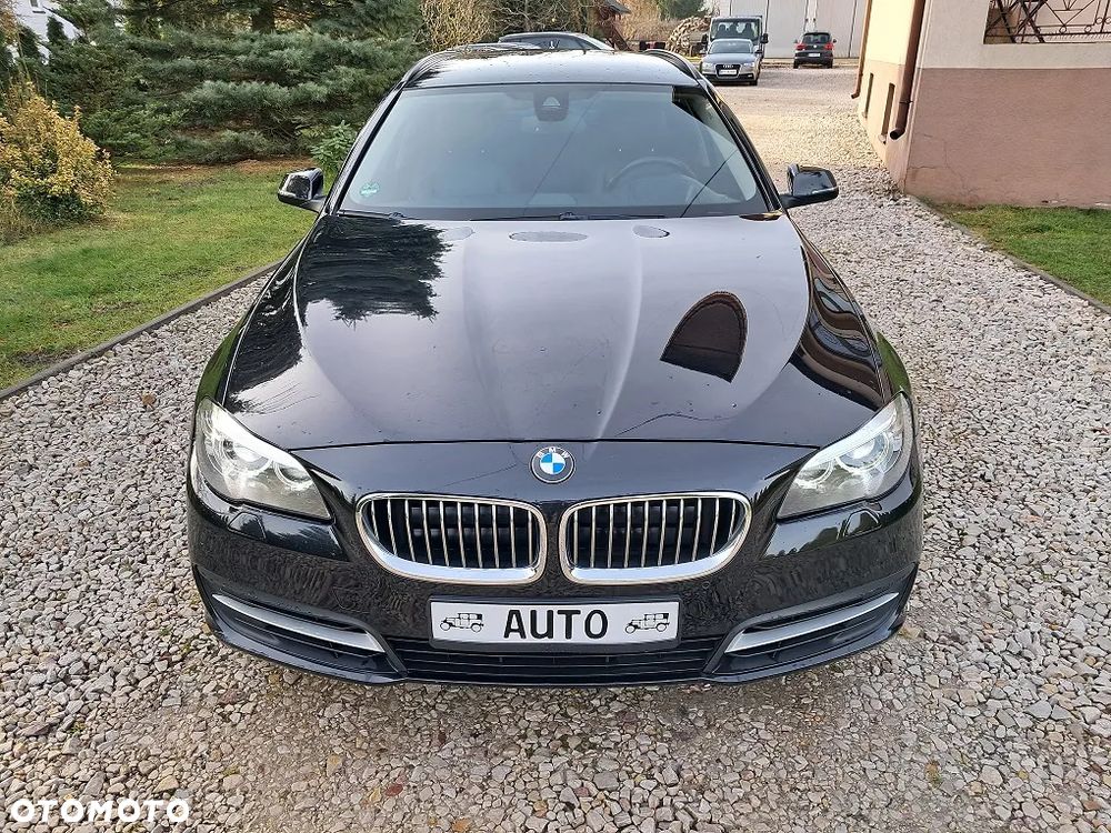 BMW Seria 5 525d xDrive Sport-Aut Modern Line - 2