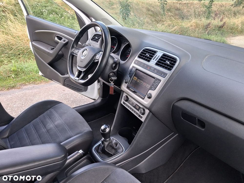 Volkswagen Polo 1.4 TDI Blue Motion Technology Allstar - 17