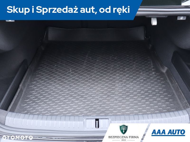 Volkswagen Passat - 15