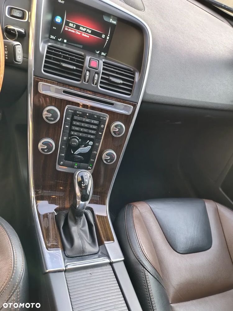 Volvo XC 60 D3 Geartronic Summum - 7
