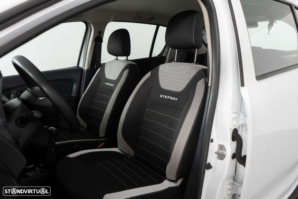 Dacia Sandero 0.9 TCe Stepway - 11