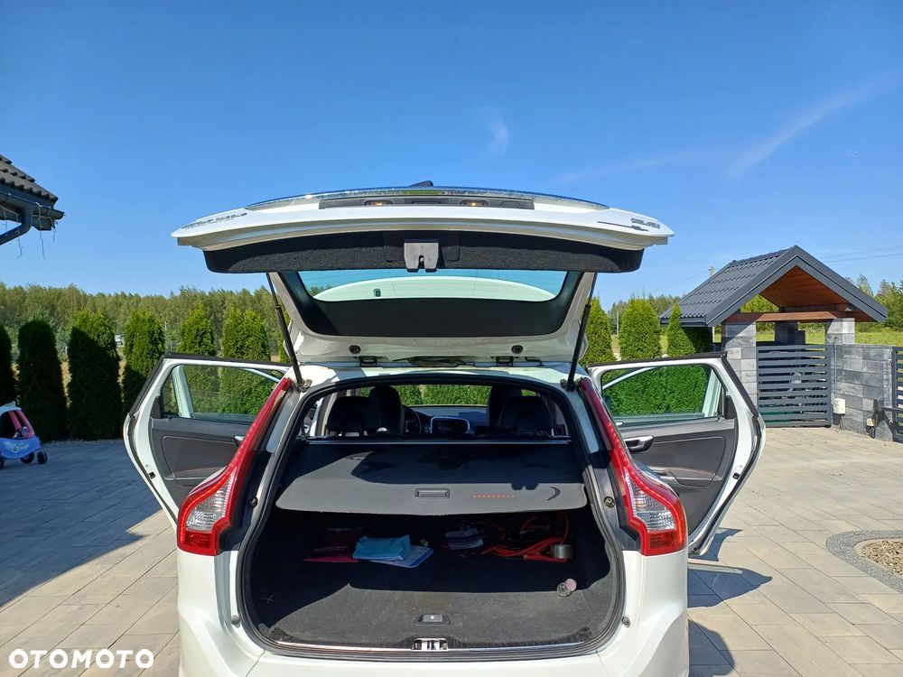 Volvo XC 60 D4 AWD Ocean Race - 14