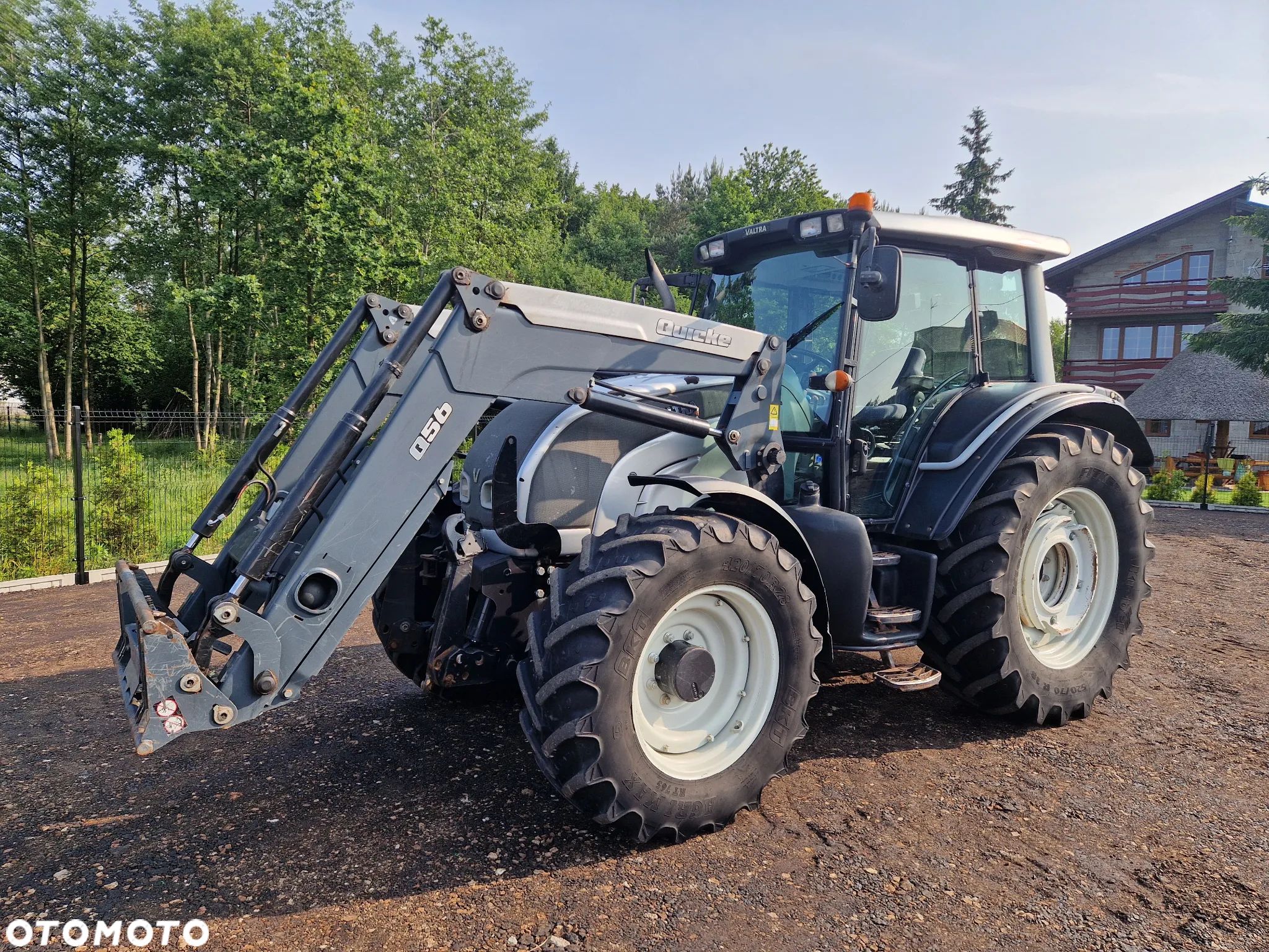 Valtra N121 HiTech - 1