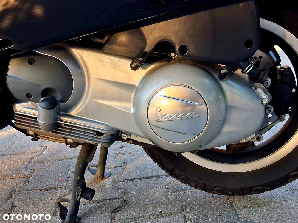 Vespa GTS - 17