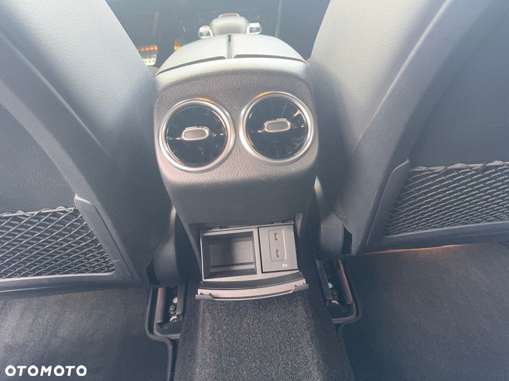 Mercedes-Benz Klasa A 220 4-Matic AMG Line 7G-DCT - 18