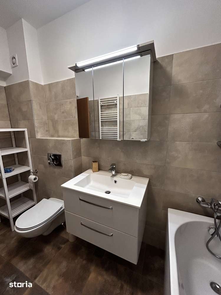 Apartament cu 3 camere + loc de parcare — fotografia 3