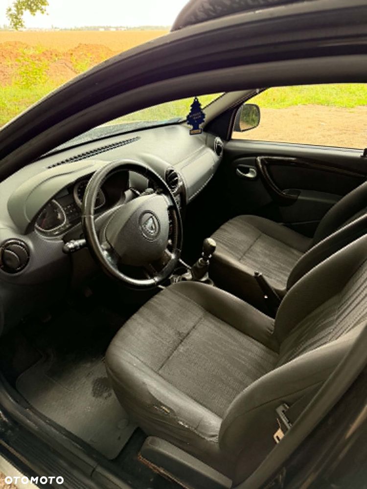Dacia Duster 1.6 Laureate - 17