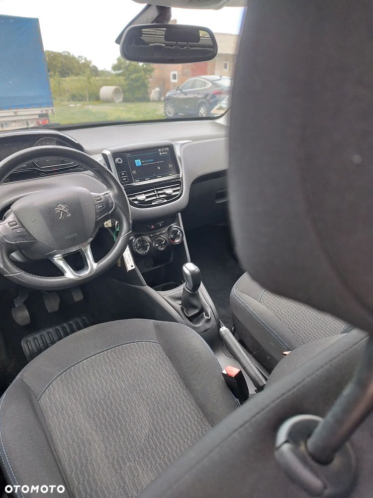 Peugeot 208 1.2 PureTech Style - 14