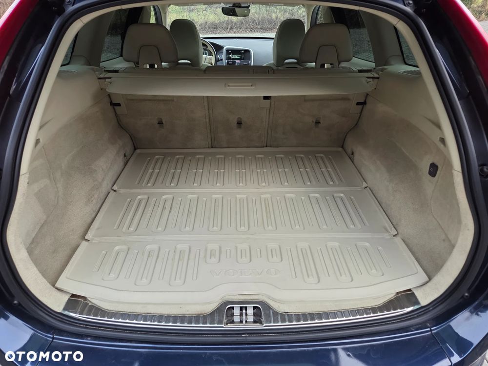 Volvo XC 60 T6 AWD Momentum - 21