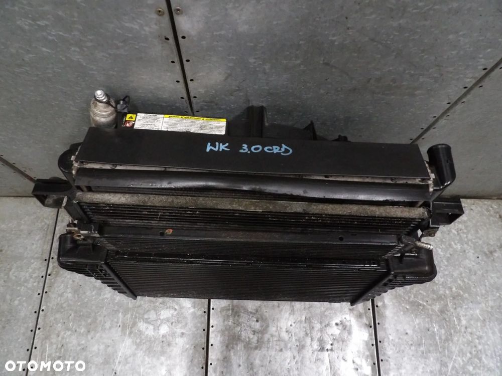 JEEP GRAND CHEROKEE WK WH 3.0 CRD CHŁODNICA CHŁODNICE WENTYLATOR KOMPLET - 6