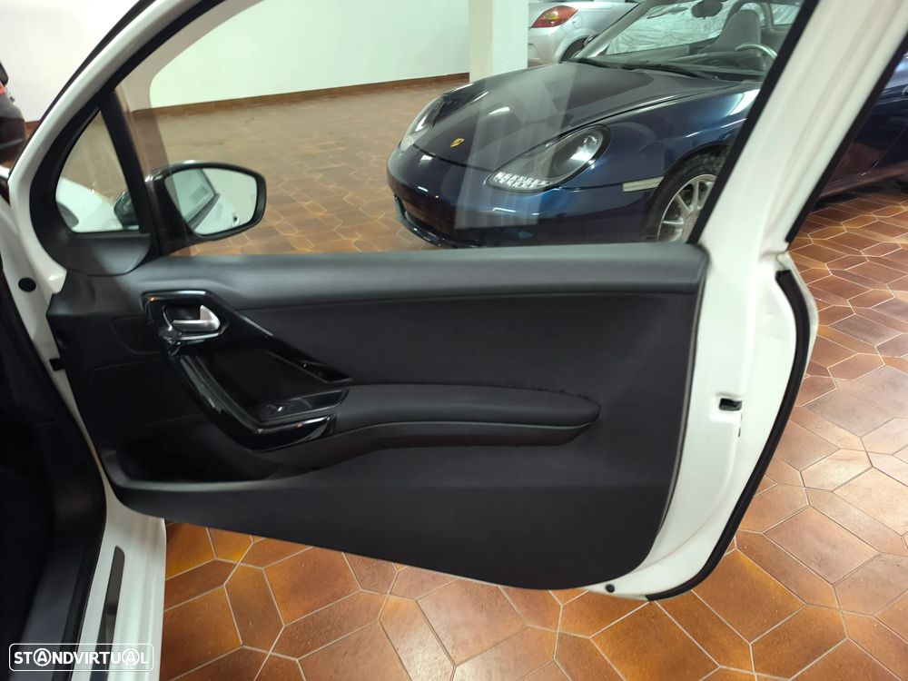 Peugeot 208 1.6 BlueHDi Allure - 10