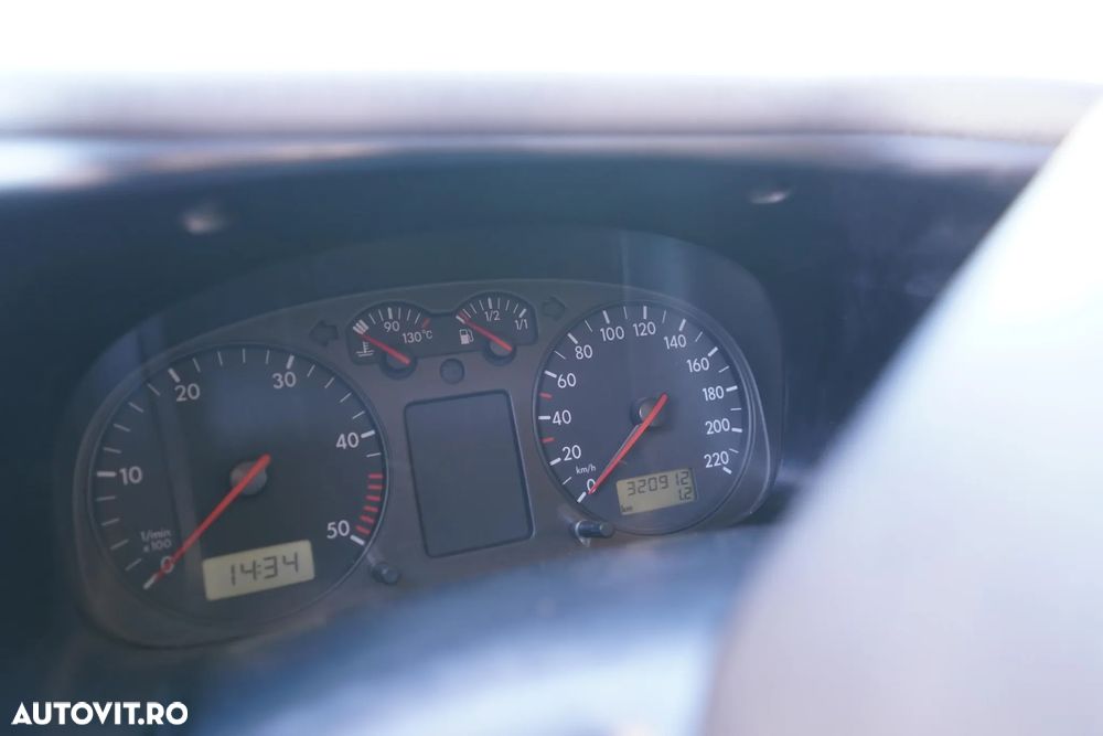 Volkswagen Transporter - 16