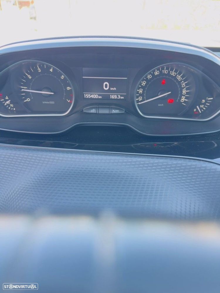 Peugeot 208 1.2 PureTech GT Line - 18