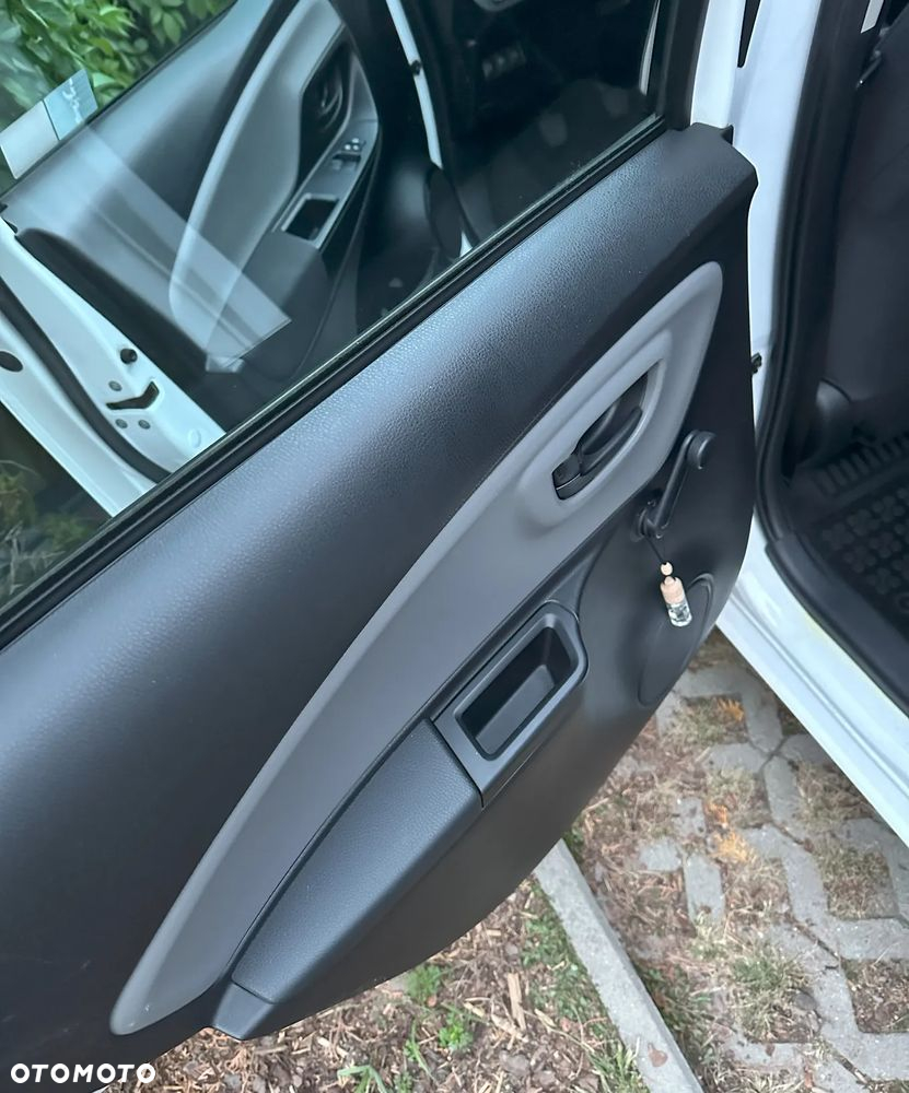 Toyota Yaris 1.5 Active - 17