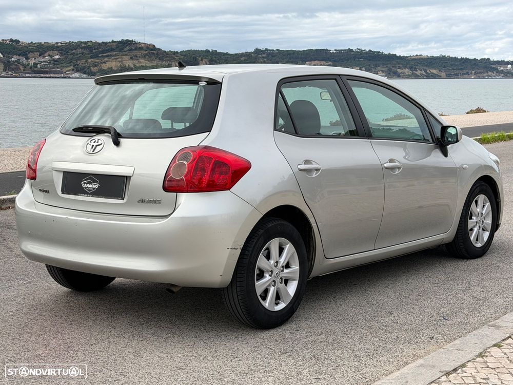 Toyota Auris 1.4 D-4D Comfort - 2