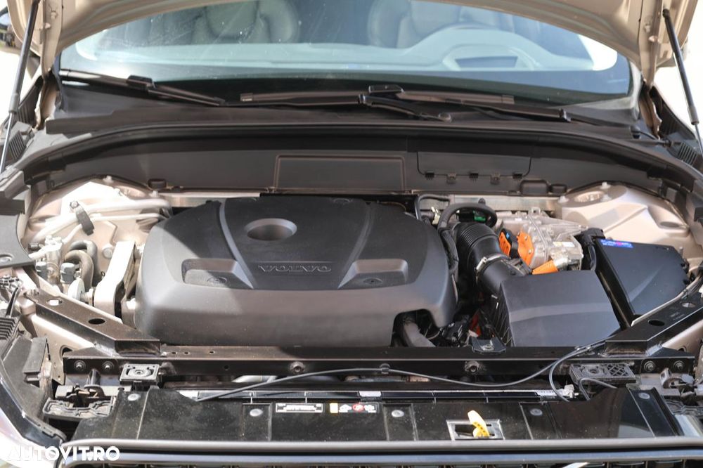 Volvo XC 60 T6 AWD Recharge Ultimate Black Edition - 5
