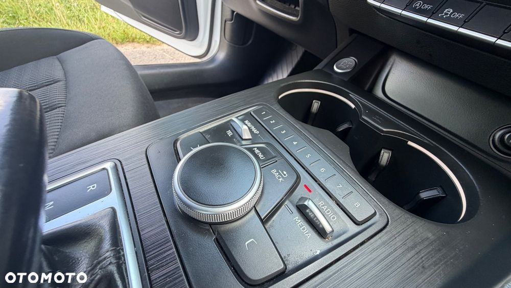 Audi A4 Avant 2.0 TDI S tronic - 24