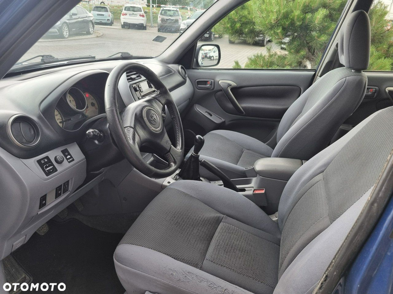 Toyota RAV4 - 9